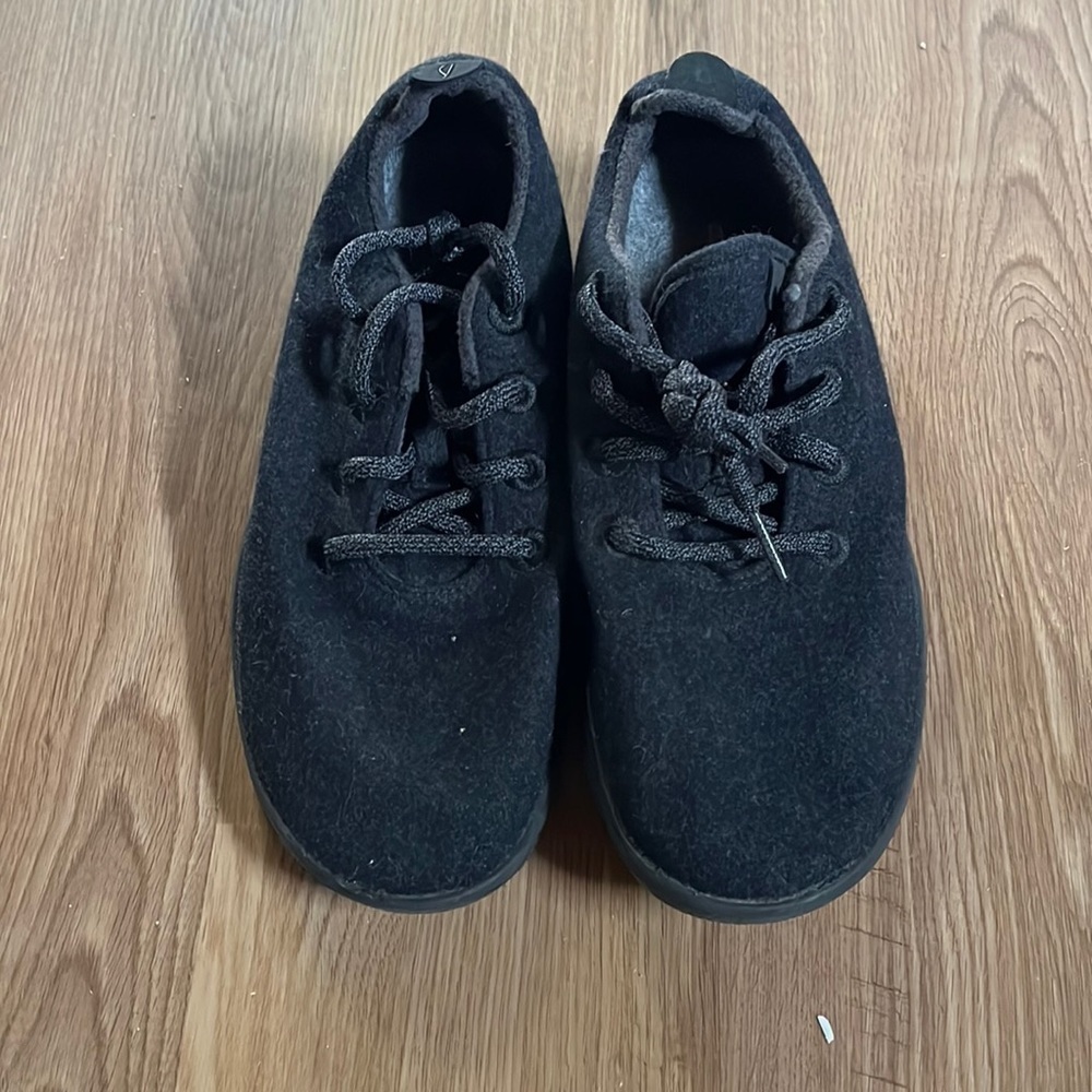 ALLBIRDS WOOL RUNNERS- women 9